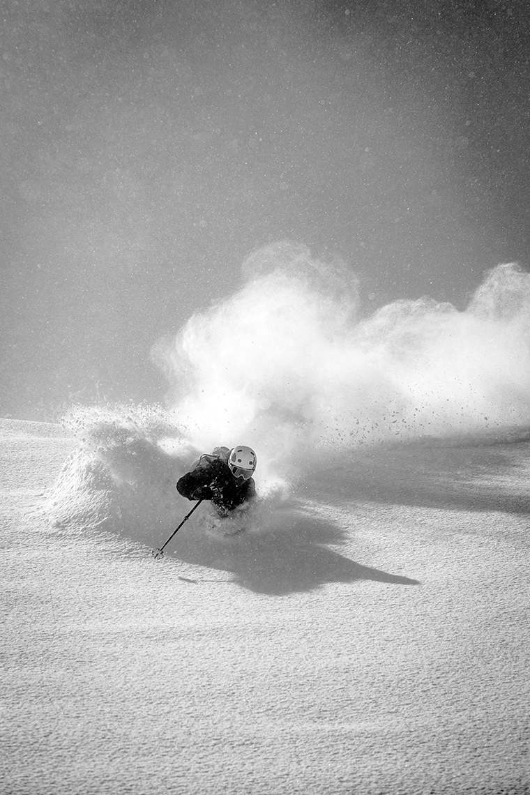 DAP sport skiing Azerbaijan Shahdag Dylan Freed Black and White