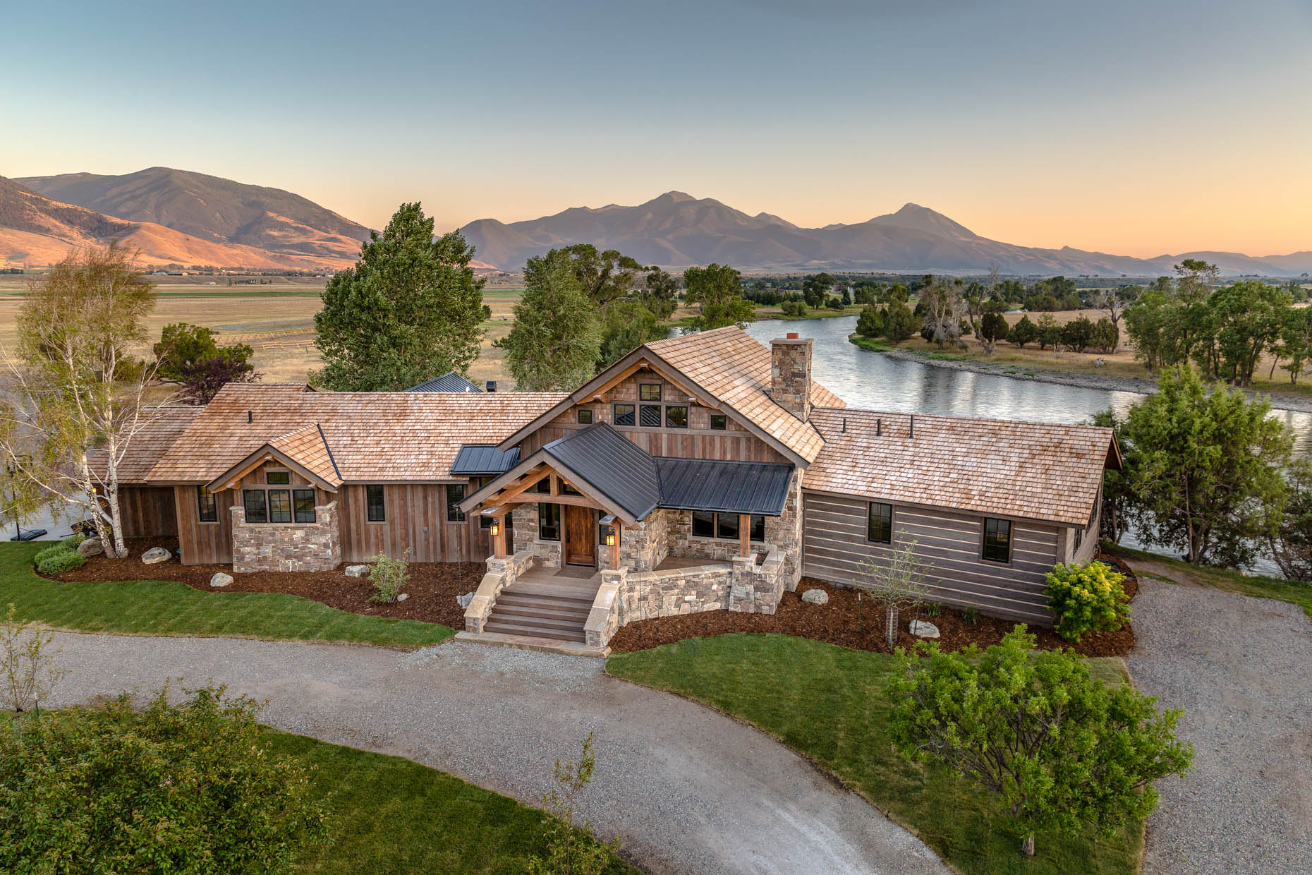 architecture Fishcamp Customs exterior paradise valley Yellowstone River 